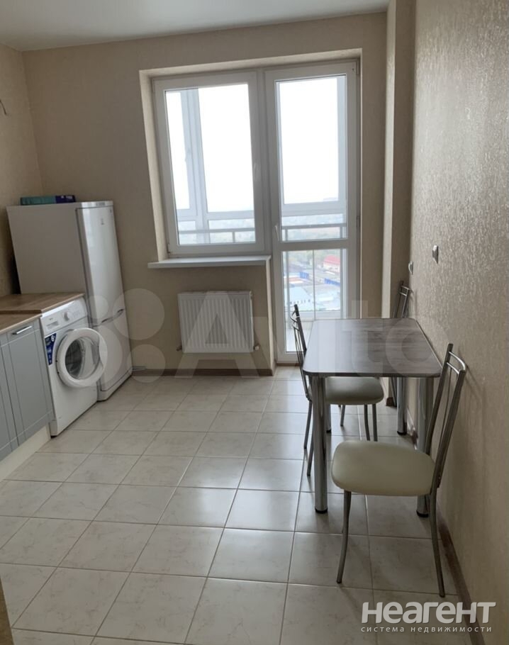 Сдается 1-комнатная квартира, 43 м²