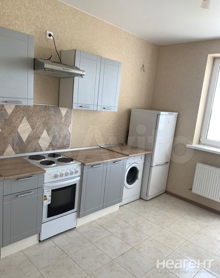 Сдается 1-комнатная квартира, 43 м²