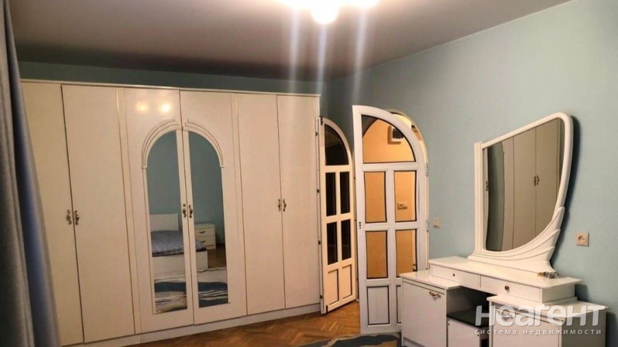 Сдается 2-х комнатная квартира, 70 м²