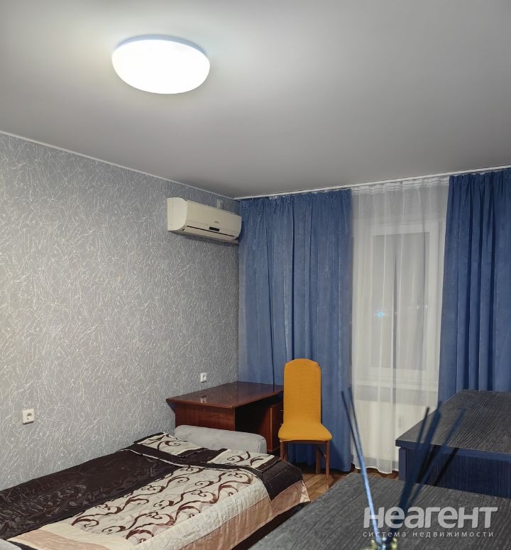 Сдается 1-комнатная квартира, 42 м²