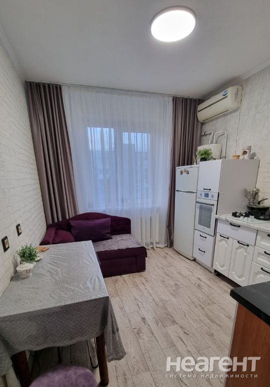 Продается 1-комнатная квартира, 32 м²