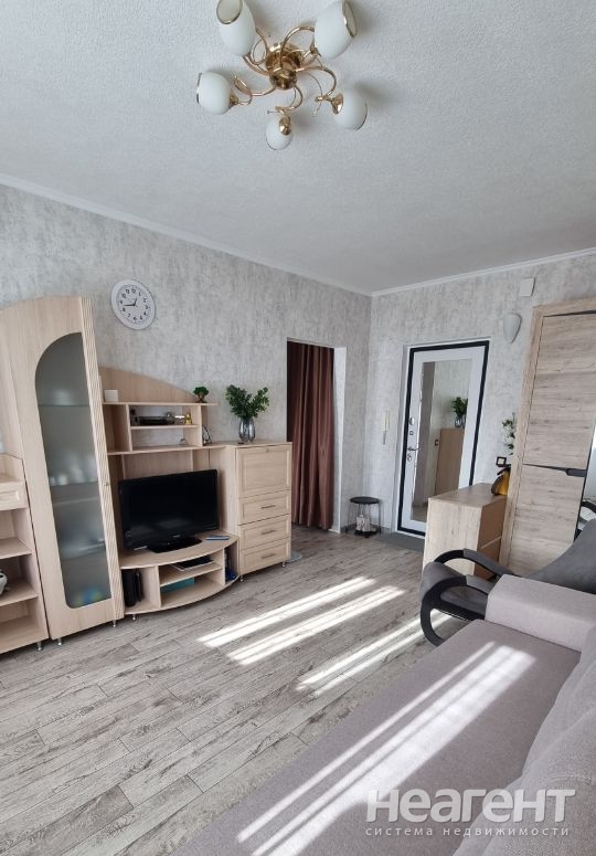 Продается 1-комнатная квартира, 32 м²