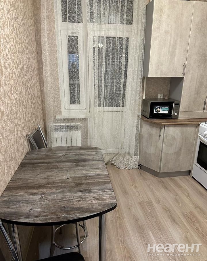 Сдается 1-комнатная квартира, 35 м²