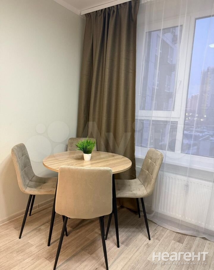 Сдается 1-комнатная квартира, 35 м²