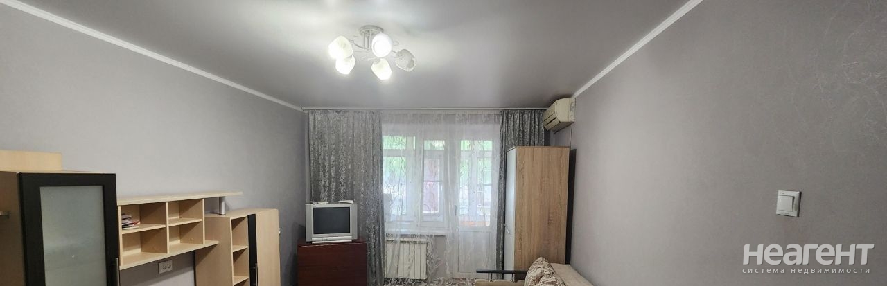 Продается 1-комнатная квартира, 38 м²