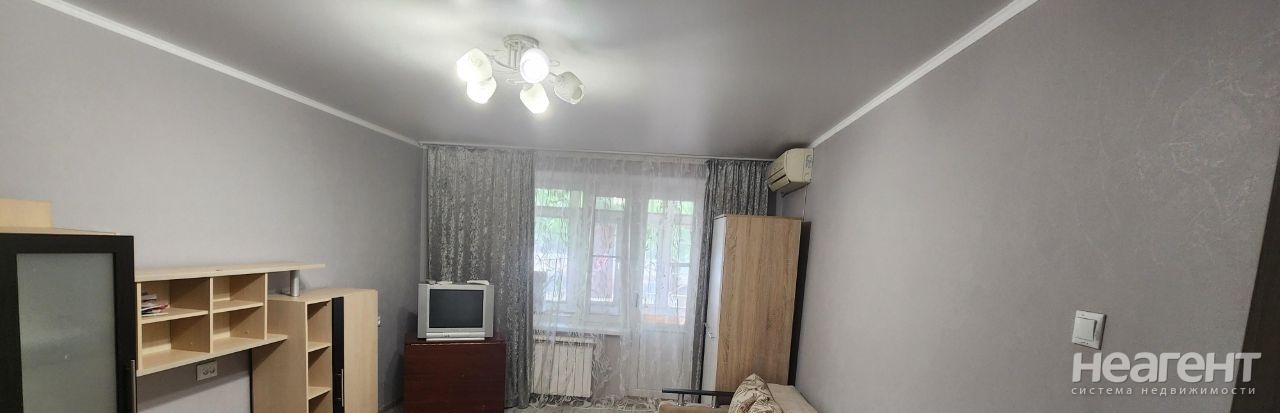 Продается 1-комнатная квартира, 38 м²