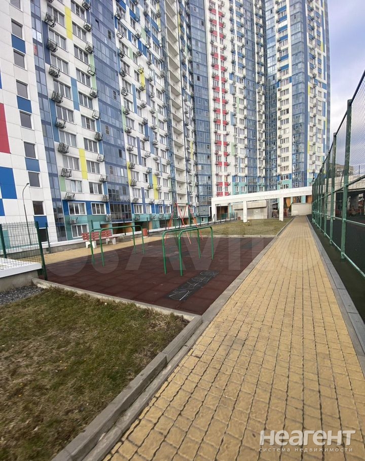 Продается 1-комнатная квартира, 40,7 м²