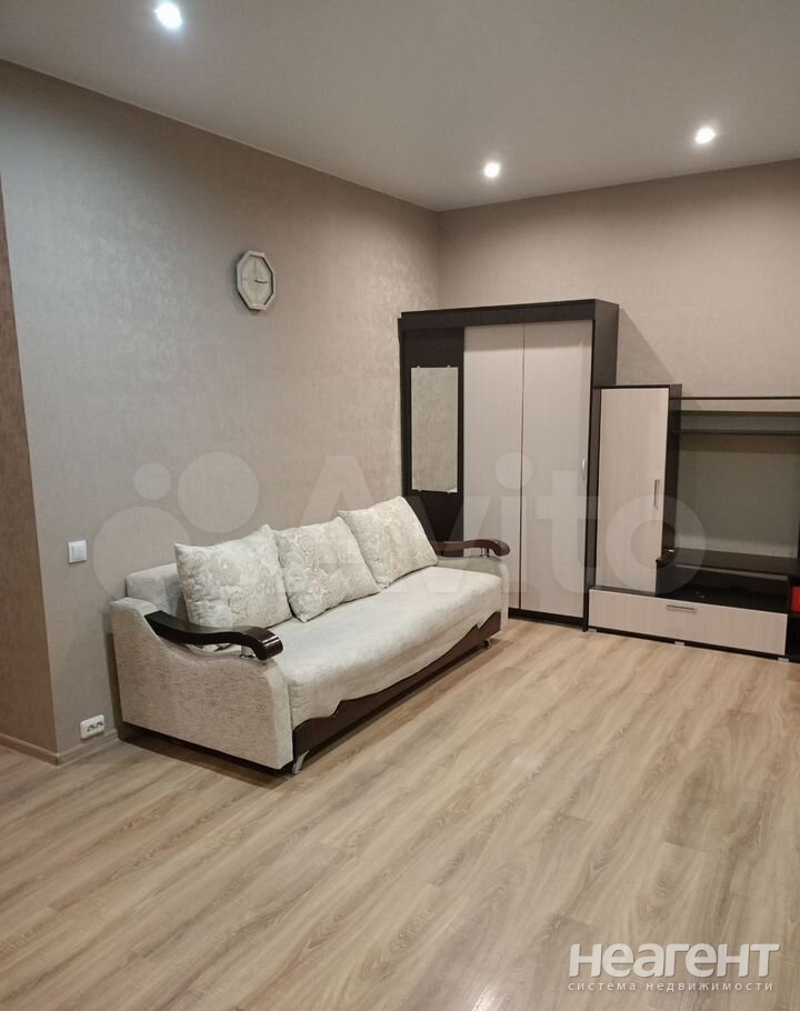 Сдается 1-комнатная квартира, 37 м²