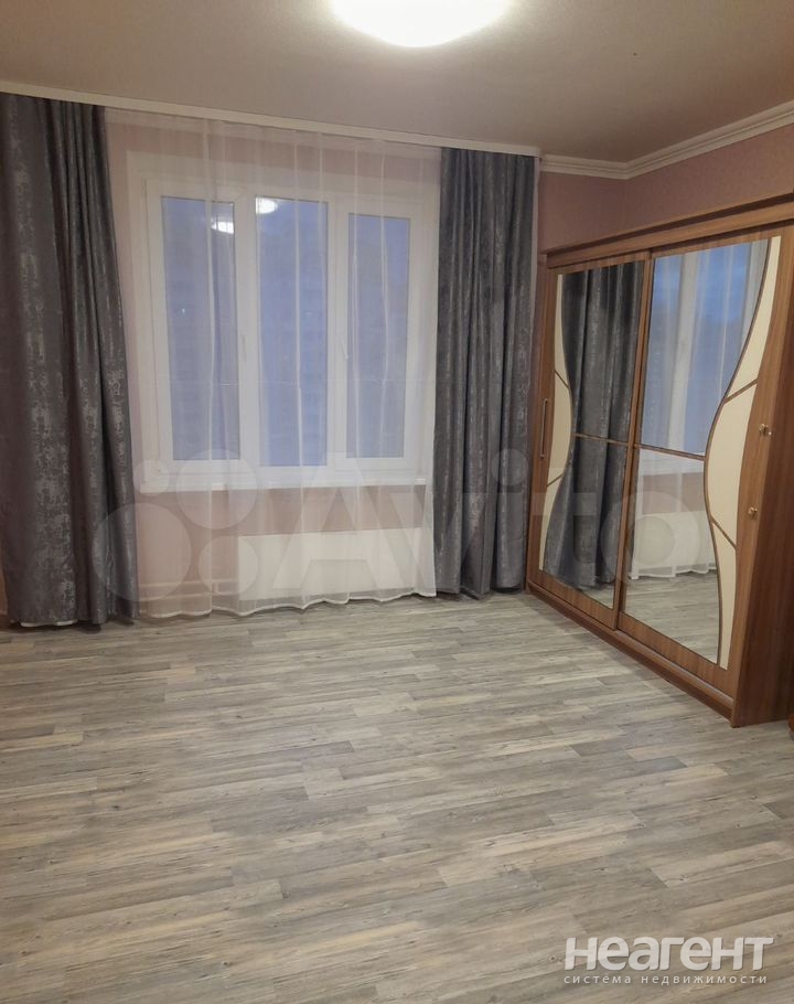 Сдается 1-комнатная квартира, 38 м²