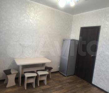 Продается 1-комнатная квартира, 40,6 м²