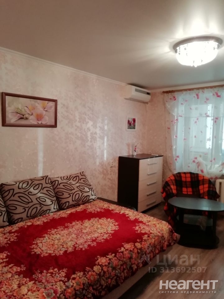 Сдается 1-комнатная квартира, 35 м²