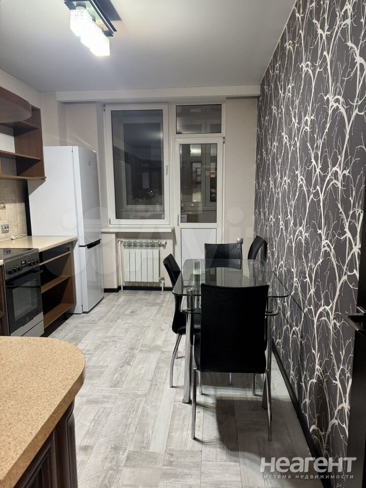 Сдается 1-комнатная квартира, 40 м²