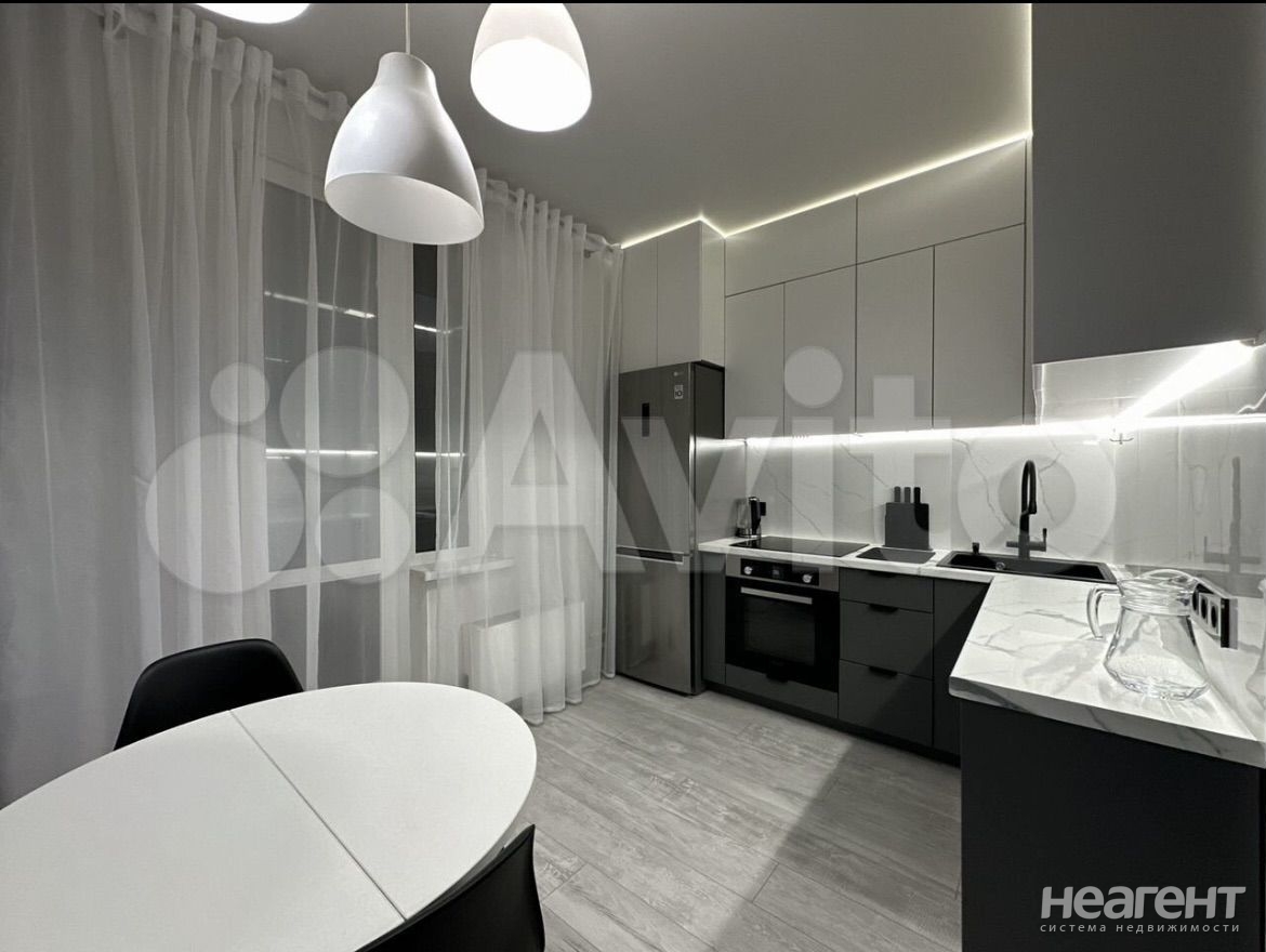 Сдается 1-комнатная квартира, 38 м²