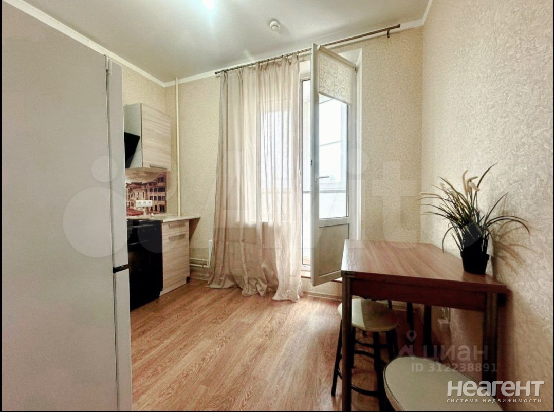 Сдается 1-комнатная квартира, 35 м²