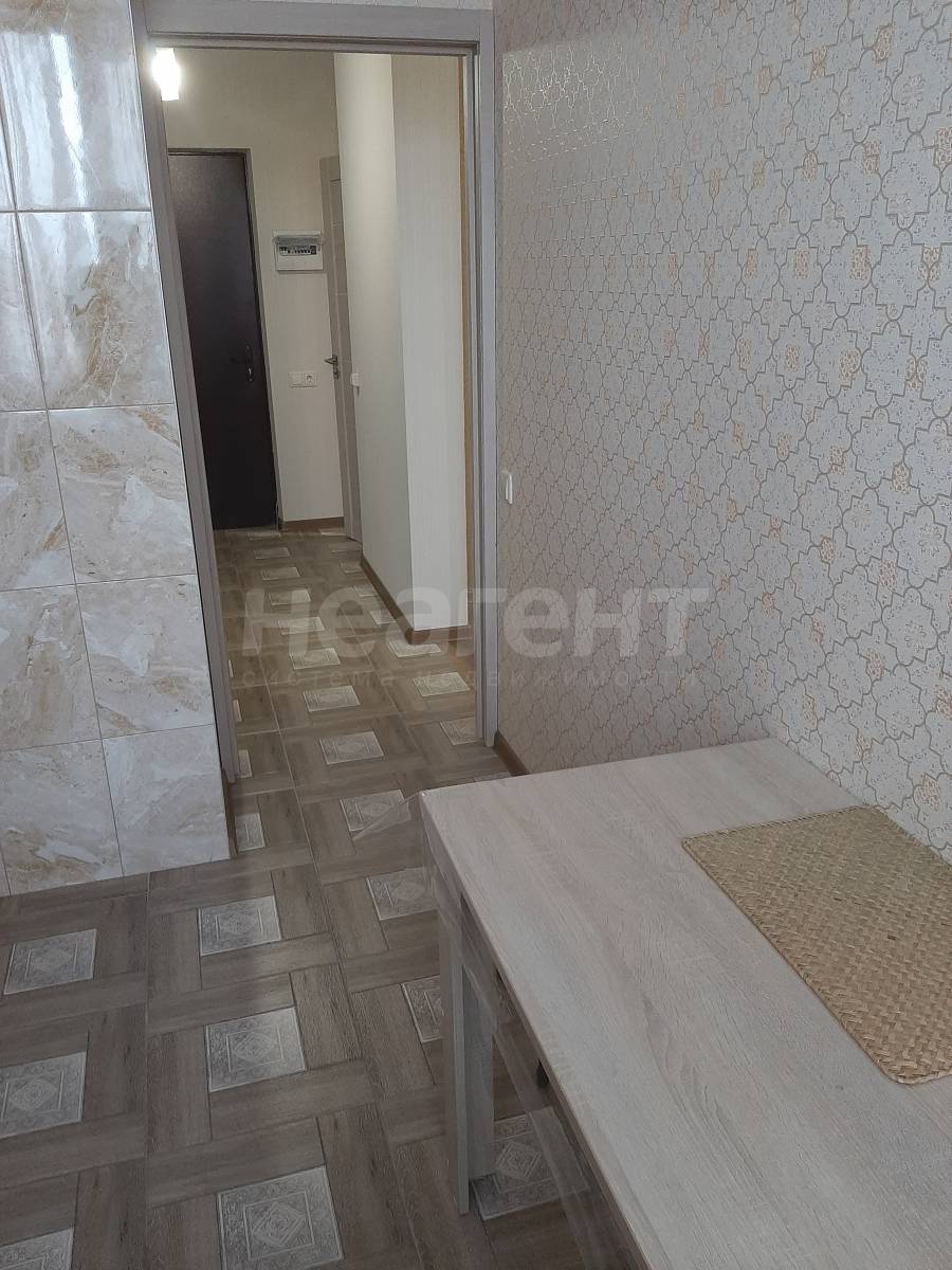 Сдается 1-комнатная квартира, 38 м²