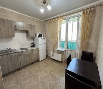 Сдается 1-комнатная квартира, 38 м²