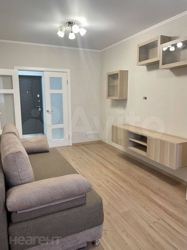 Сдается 1-комнатная квартира, 40 м²