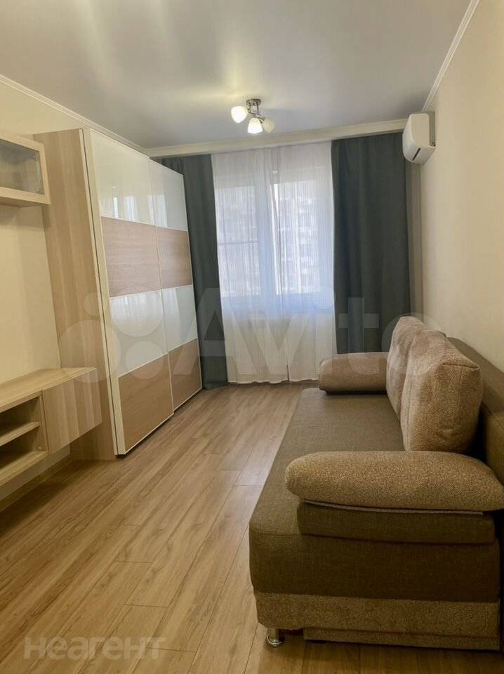 Сдается 1-комнатная квартира, 40 м²