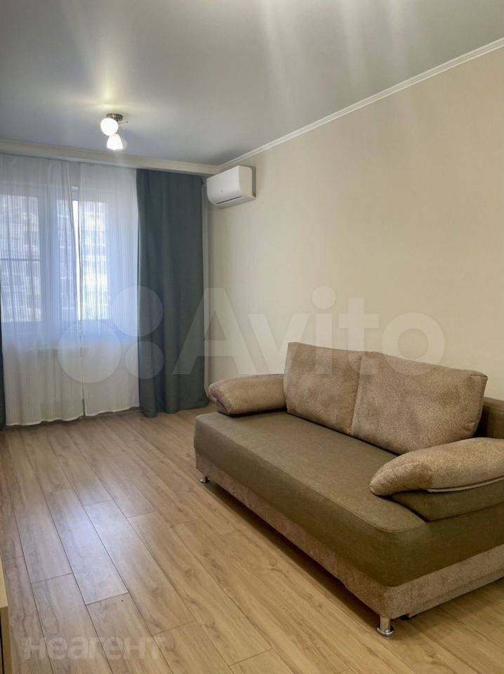 Сдается 1-комнатная квартира, 40 м²