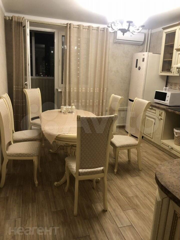 Сдается 2-х комнатная квартира, 70 м²