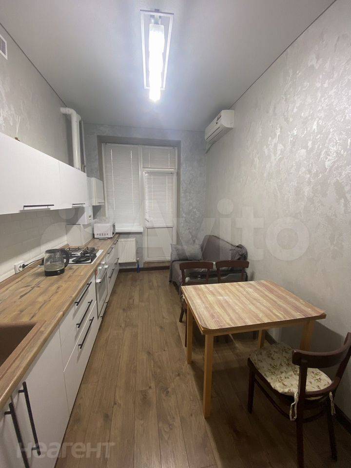 Сдается 1-комнатная квартира, 39 м²