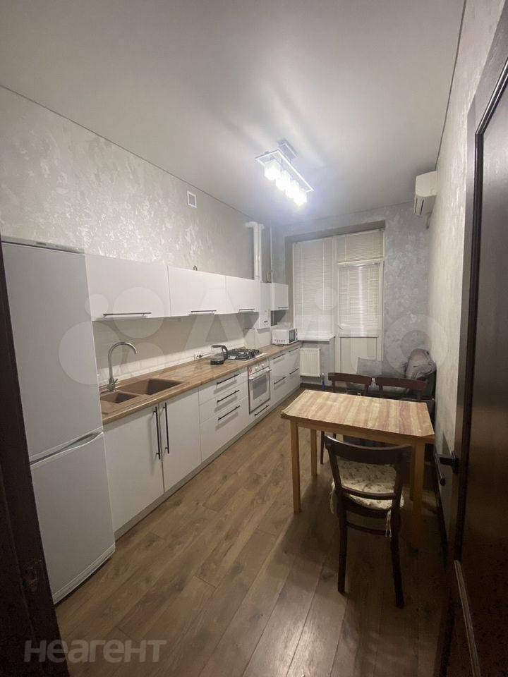 Сдается 1-комнатная квартира, 39 м²