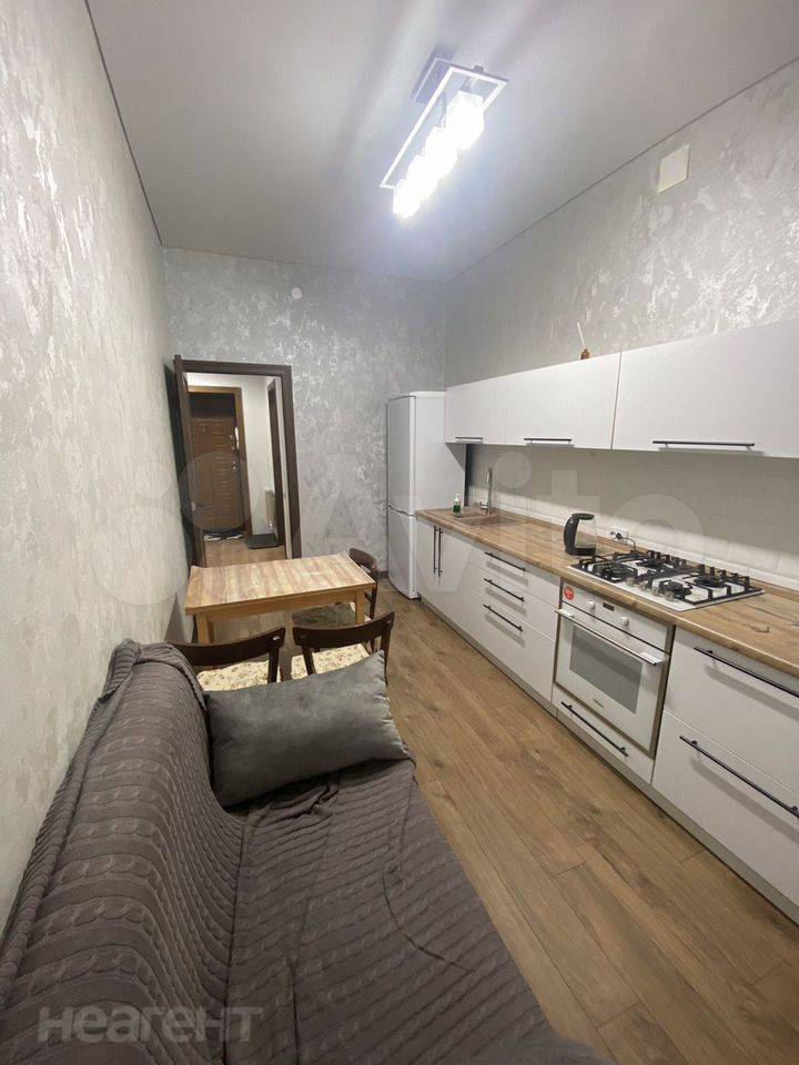 Сдается 1-комнатная квартира, 39 м²