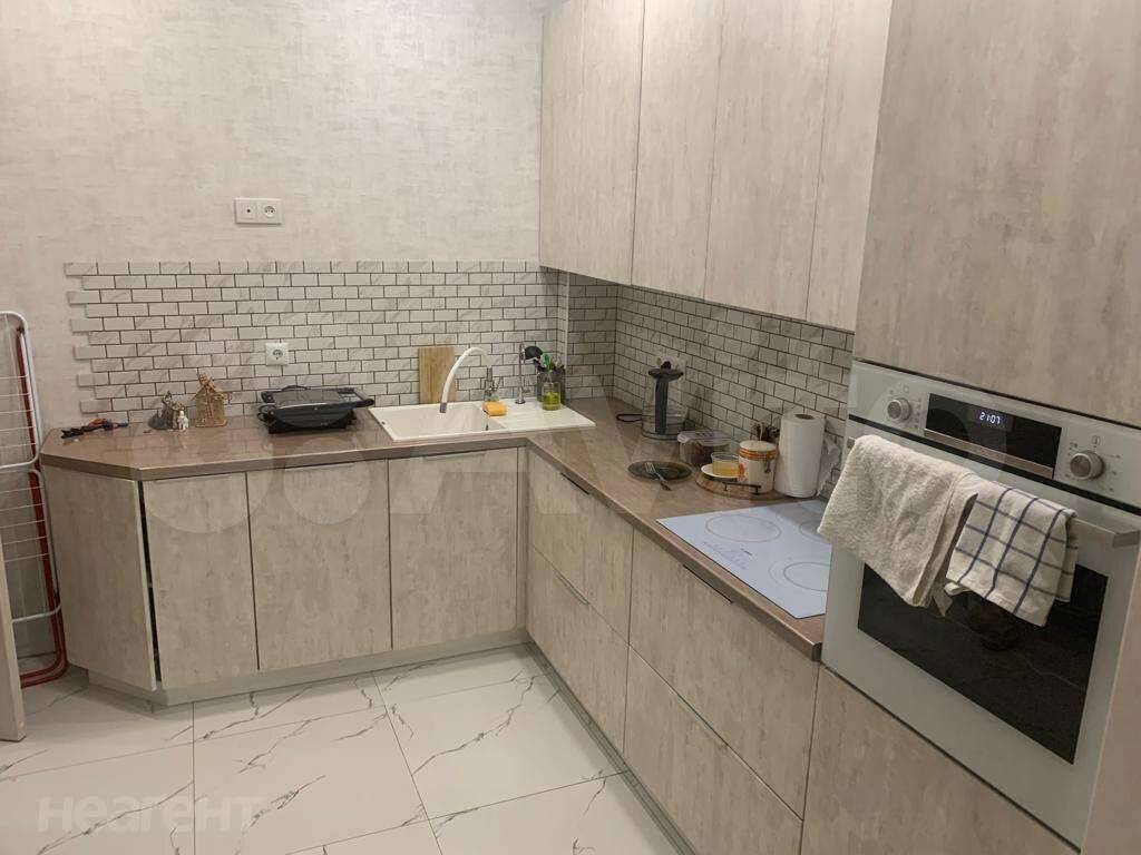 Продается 1-комнатная квартира, 39 м²