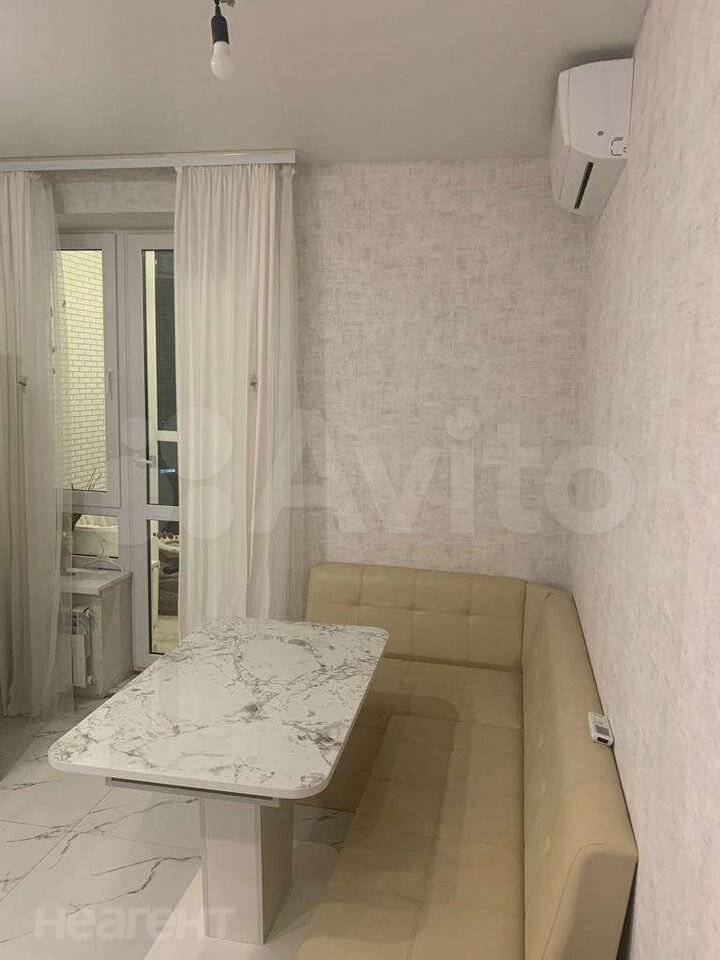 Продается 1-комнатная квартира, 39 м²