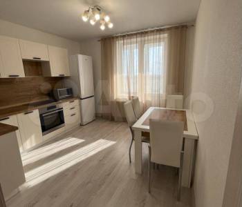 Сдается 1-комнатная квартира, 38 м²