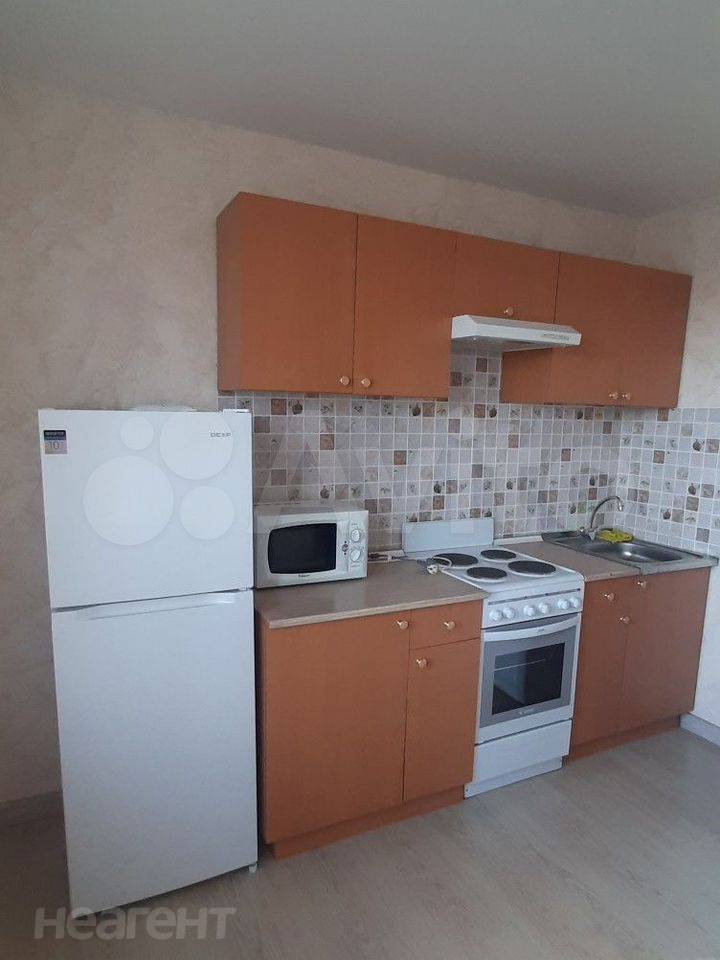 Продается 1-комнатная квартира, 37,7 м²