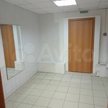 Сдается Нежилое помещение, 180 м²