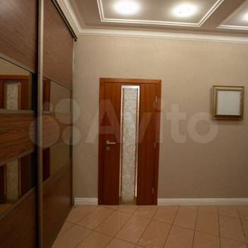 Продается Многокомнатная квартира, 180 м²