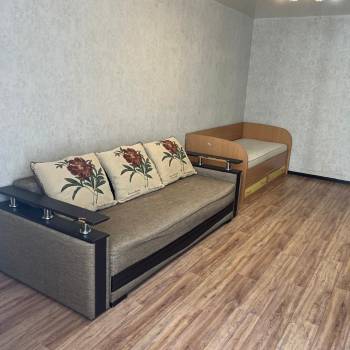 Сдается 1-комнатная квартира, 42 м²