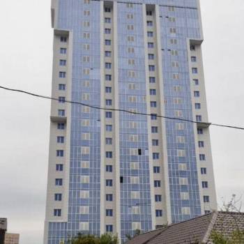 Продается 1-комнатная квартира, 171,2 м²