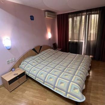 Продается 1-комнатная квартира, 70,4 м²