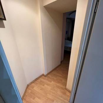 Продается 1-комнатная квартира, 70,4 м²