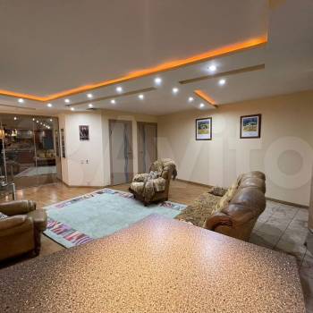 Продается 1-комнатная квартира, 70,4 м²