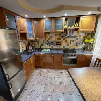 Продается 1-комнатная квартира, 70,4 м²