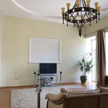 Продается Многокомнатная квартира, 172 м²