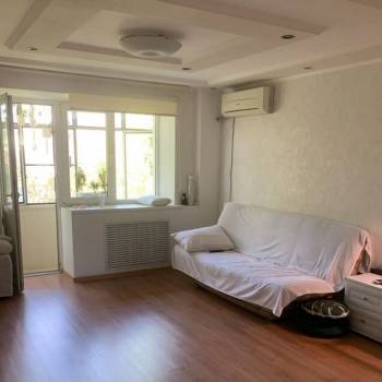 Продается 1-комнатная квартира, 59,8 м²