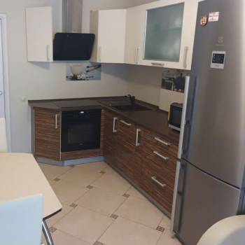 Продается 1-комнатная квартира, 54 м²