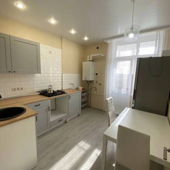 Сдается 1-комнатная квартира, 40 м²