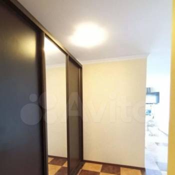 Продается 1-комнатная квартира, 57 м²