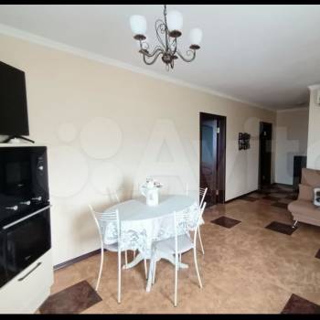 Продается 1-комнатная квартира, 57 м²