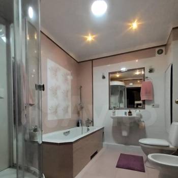 Продается 1-комнатная квартира, 57 м²