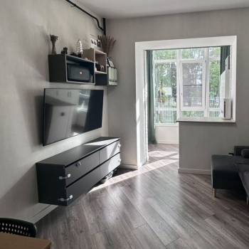 Продается 1-комнатная квартира, 42 м²