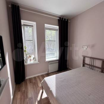 Продается 1-комнатная квартира, 42 м²