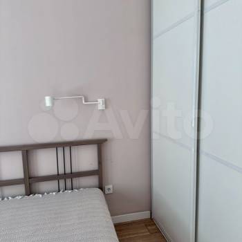 Продается 1-комнатная квартира, 42 м²