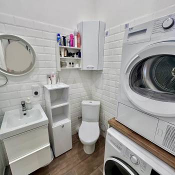 Продается 1-комнатная квартира, 42 м²